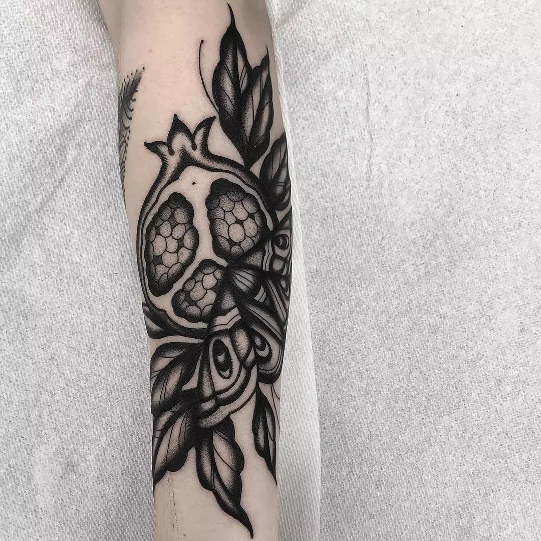 黑灰oldschool纹身作品